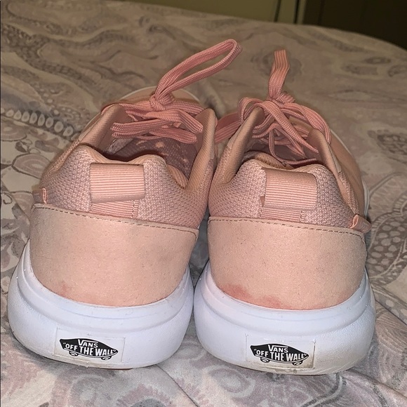 Vans - Picture 3 of 4